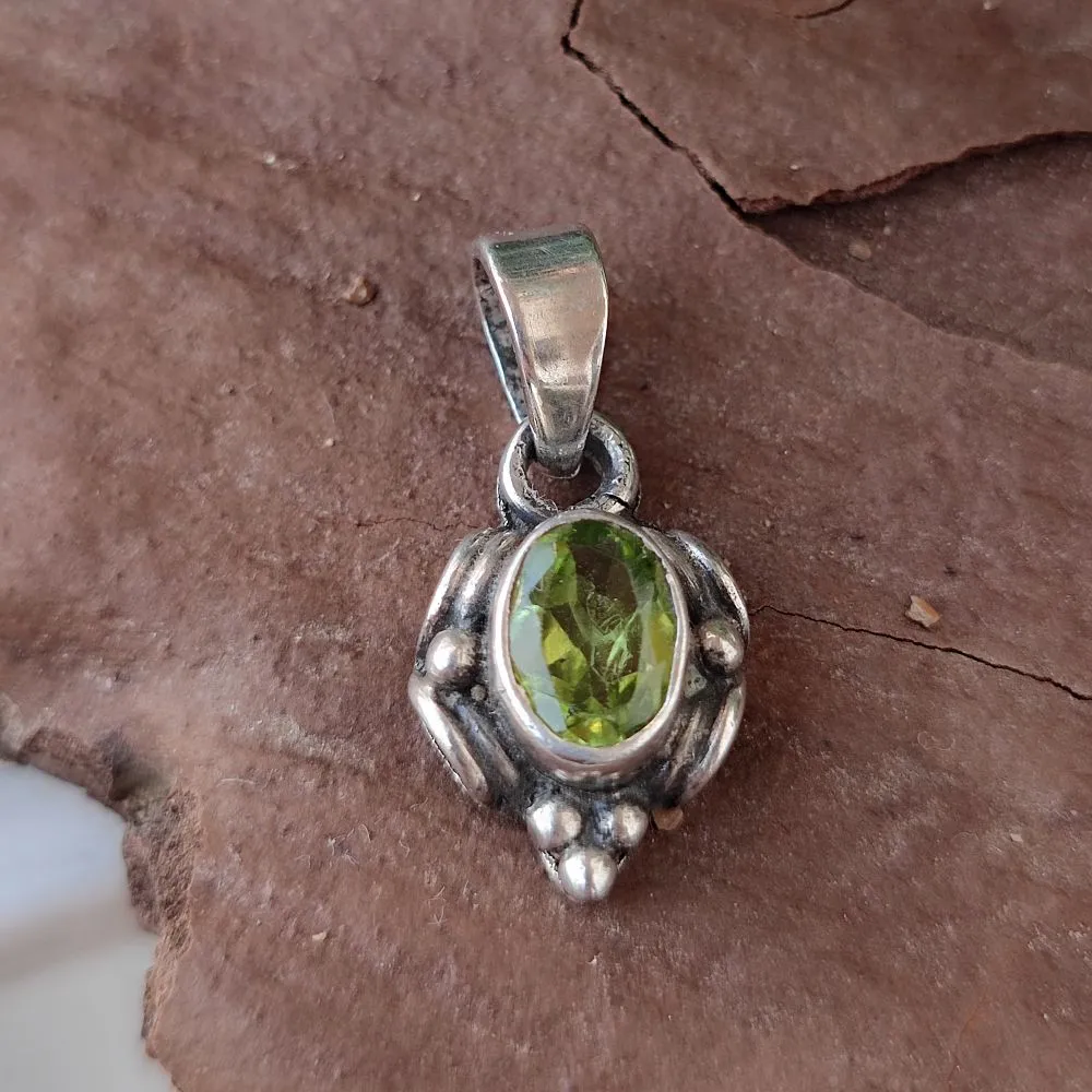 925 Silver Pendant with Stone - NASIRABAD