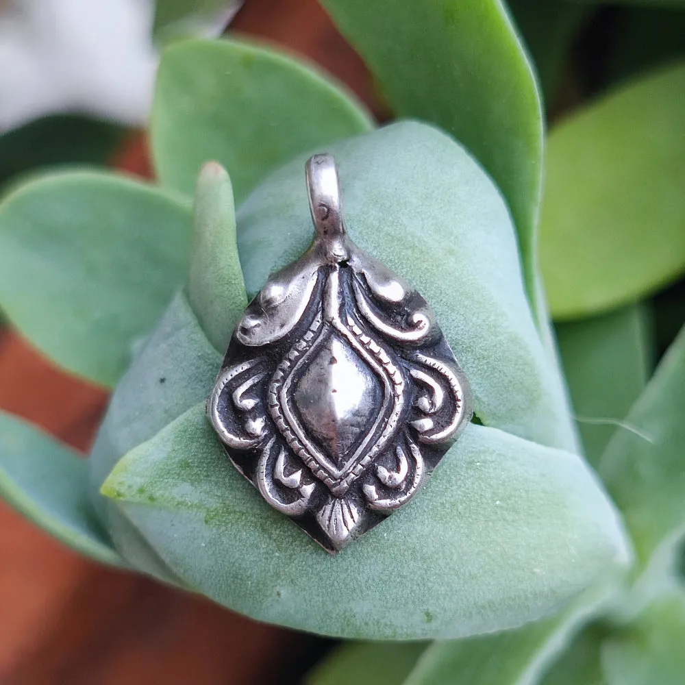 Antique Silver Pendant with Indian Decorations - MAMAN
