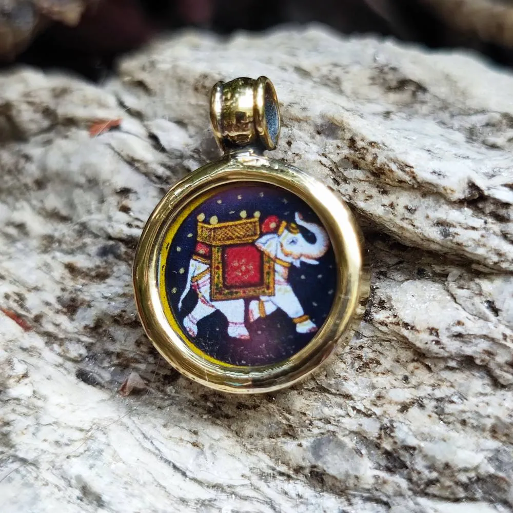 Ciondolo tradizionale indiano in ottone Elefante