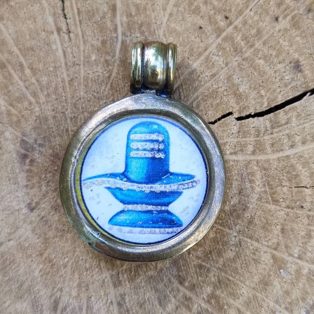 Ciondolo tradizionale indiano in ottone con Lingam