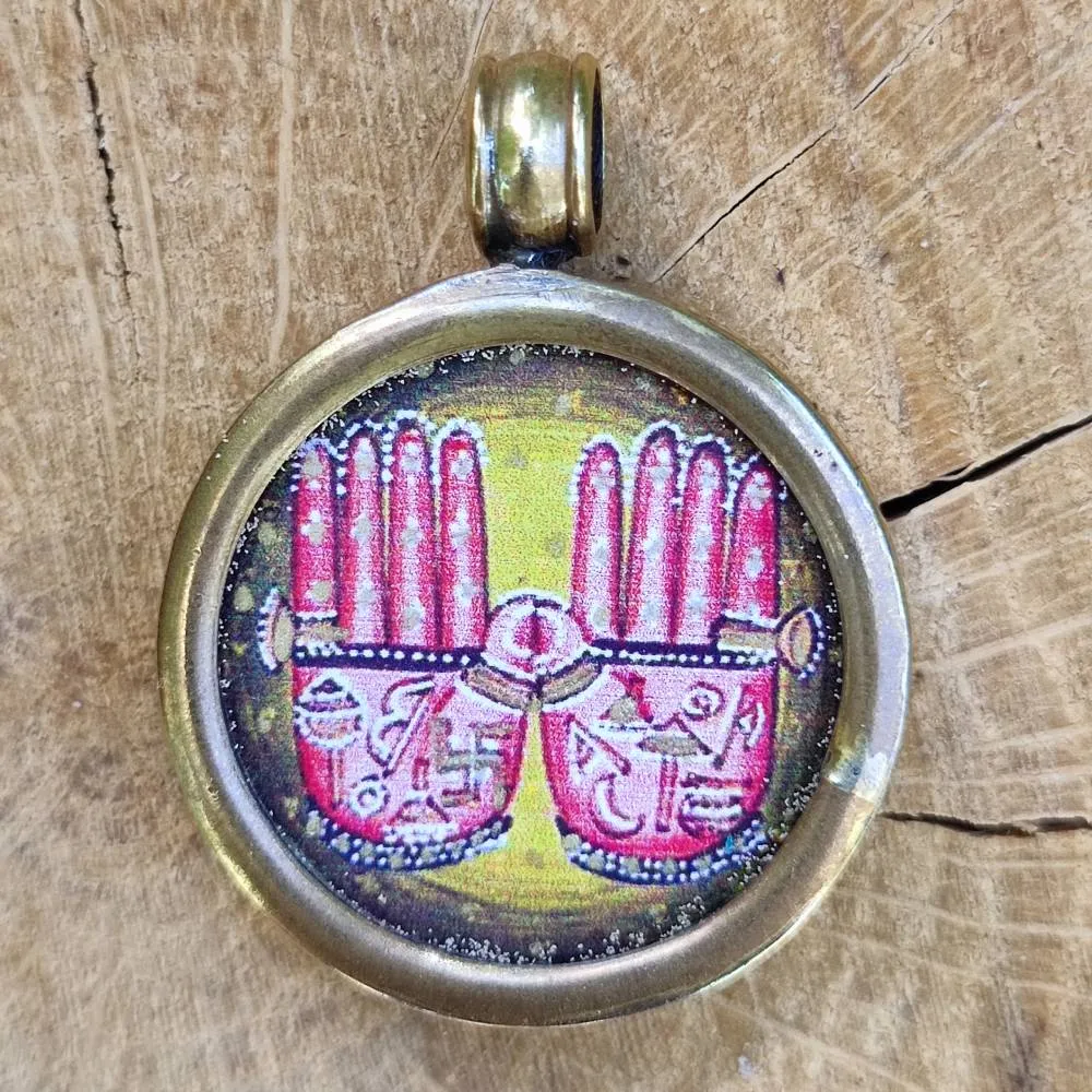 Ciondolo tradizionale indiano in ottone mani Vishnu