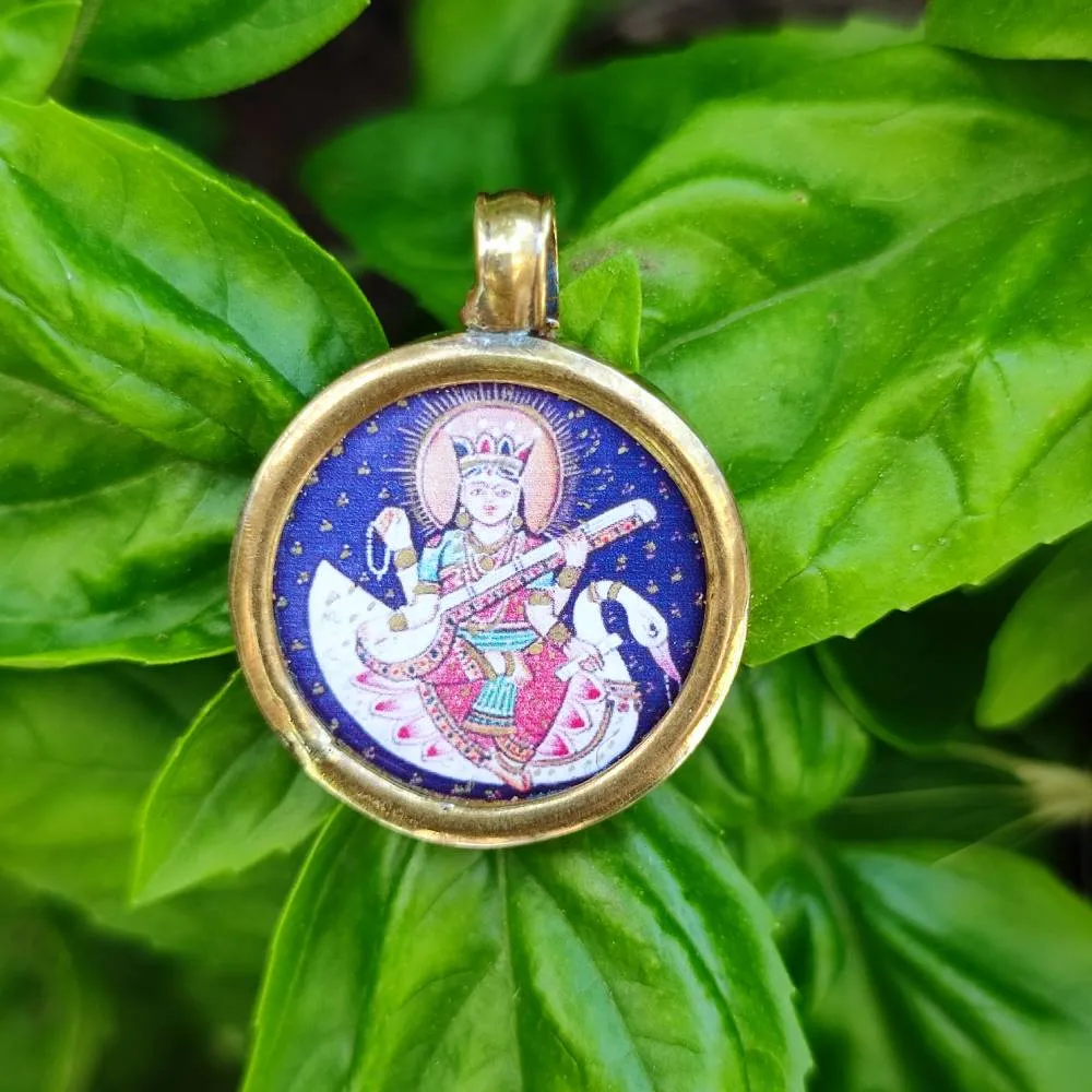 Ciondolo tradizionale indiano in ottone Saraswati - CIGNO