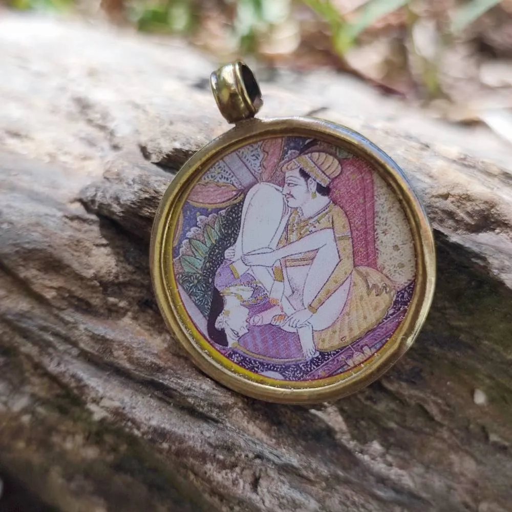 Ciondolo indiano in ottone Kāma Sūtra - KOLLAM