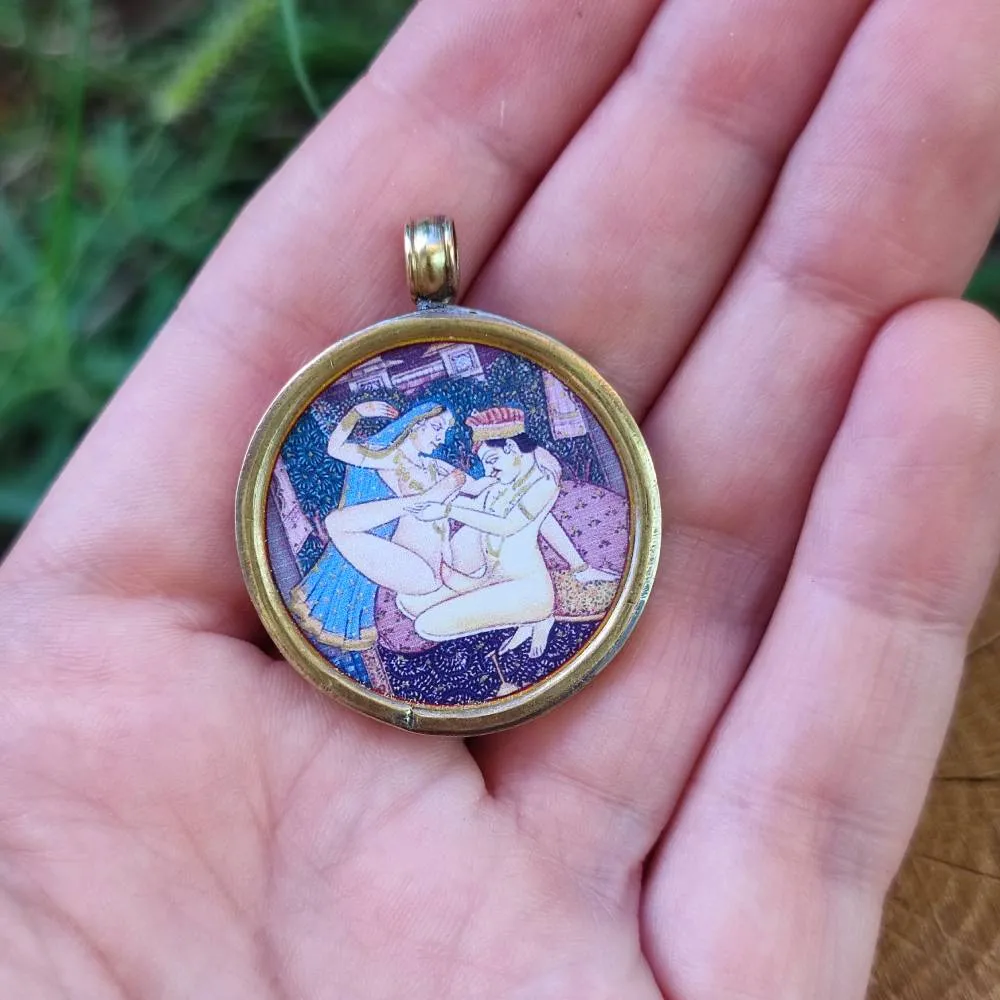 Ciondolo indiano in ottone Kāma Sūtra - KOCHI