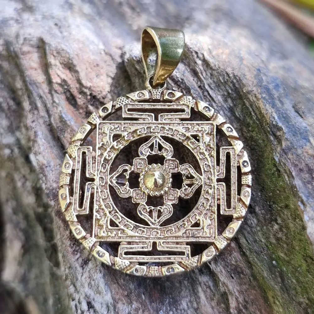 Ciondolo in ottone Mandala con Dorje
