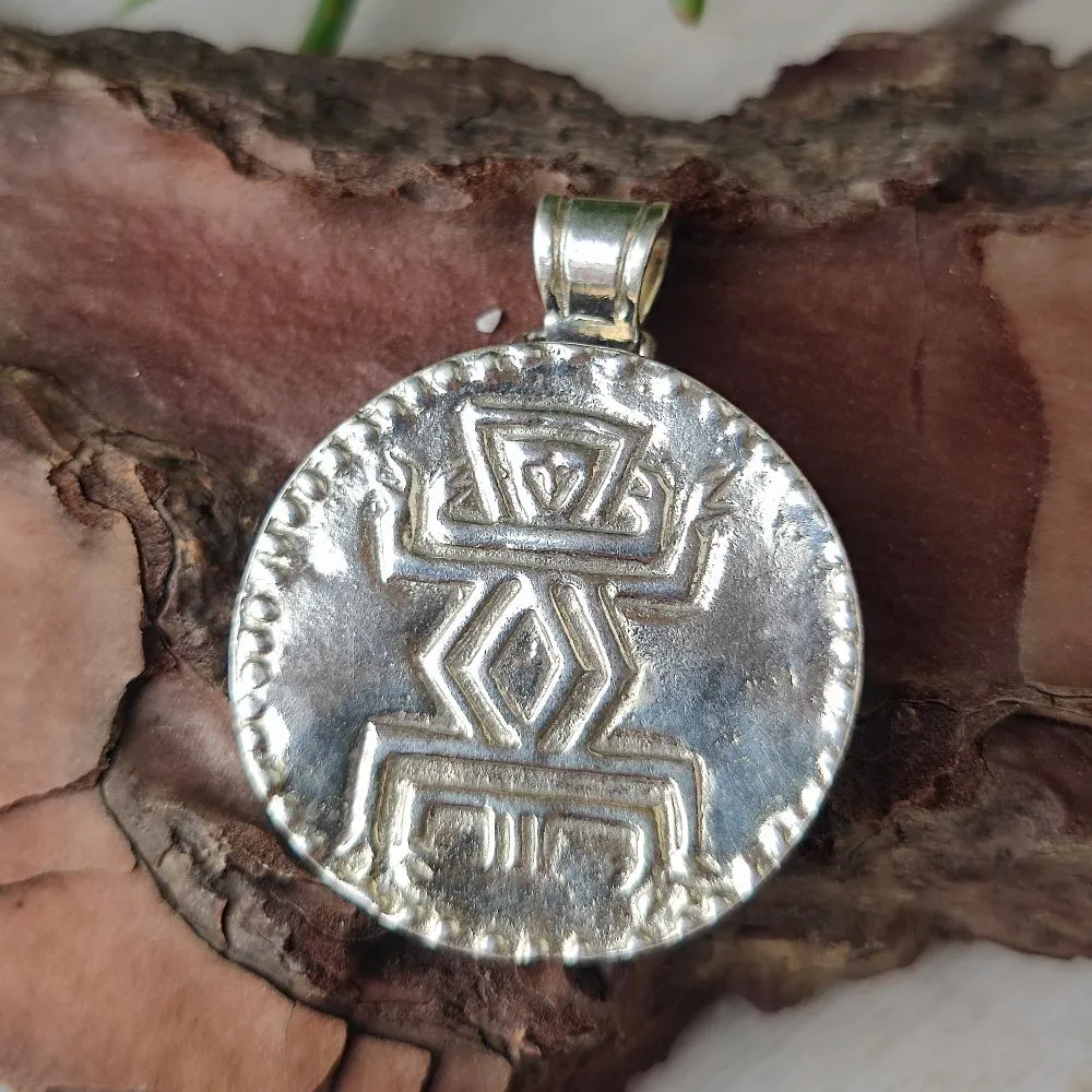 Silver brooch pendant with pre-Columbian symbols - VICUS