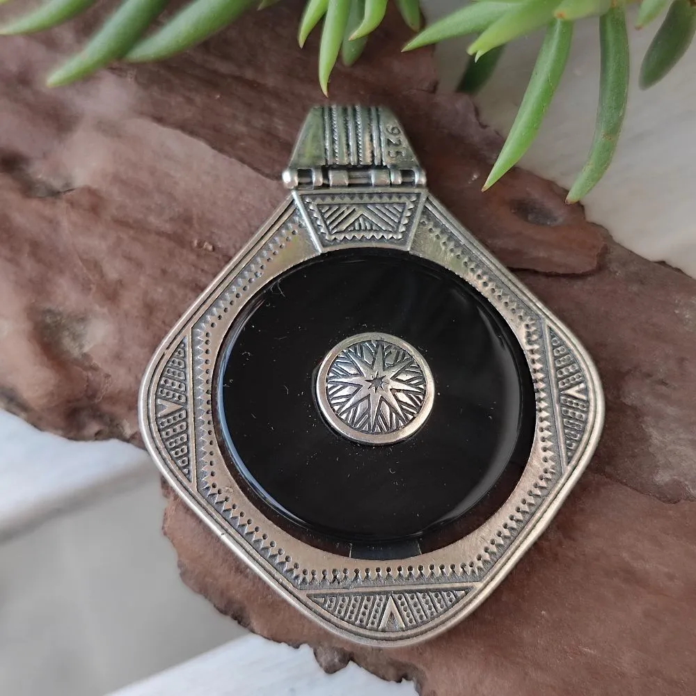 TUAREG Pendant with Black Onyx - KARKAJIK