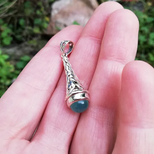 Ciondolo SHILPA con CALCEDONIO o PIETRA di LUNA in argento 925 Ciondolo artigianale