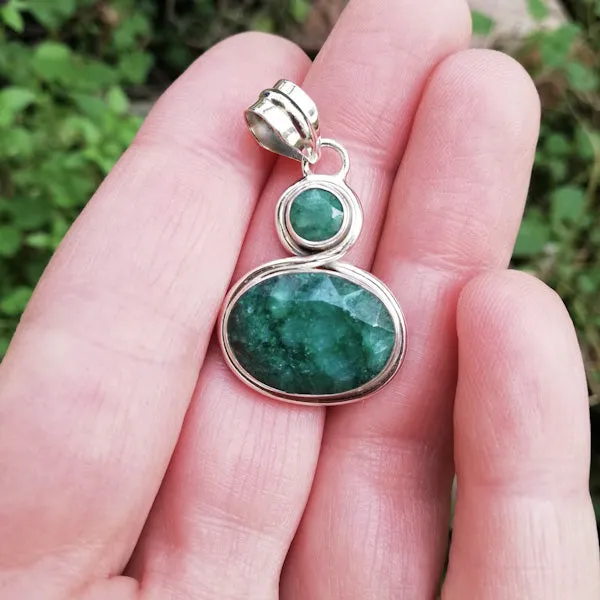 Ciondolo SHOBHA con Radice di smeraldo in argento 925 Ciondolo artigianale