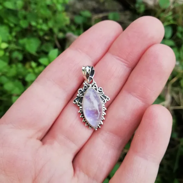 Ciondolo SHRADHDHA con pietra PIETRA DI LUNA  in argento 925 Ciondolo artigianale