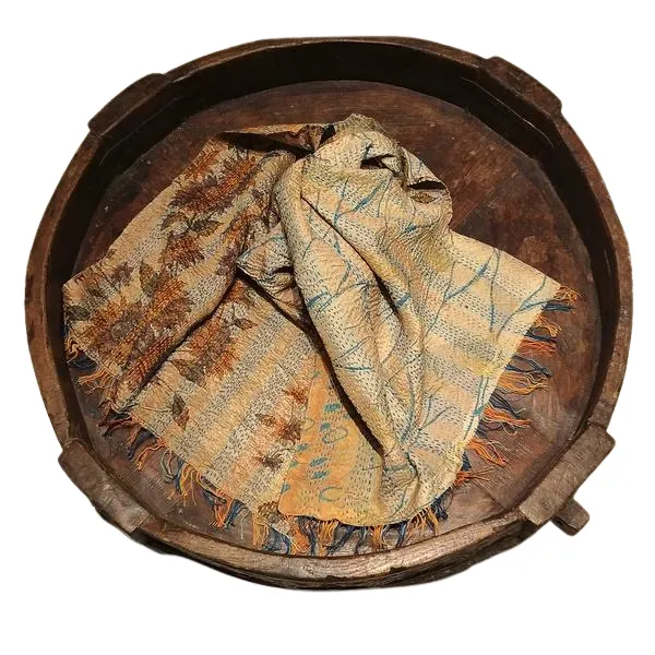 Sciarpa KANTHA con tessuti vintage misto seta ricamo a mano dorata