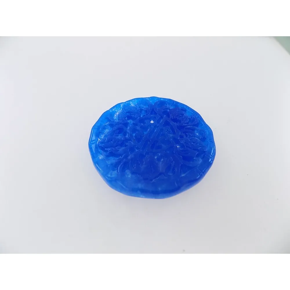 centrale in agata blu scolpita ad intaglio diametro 47 mm.