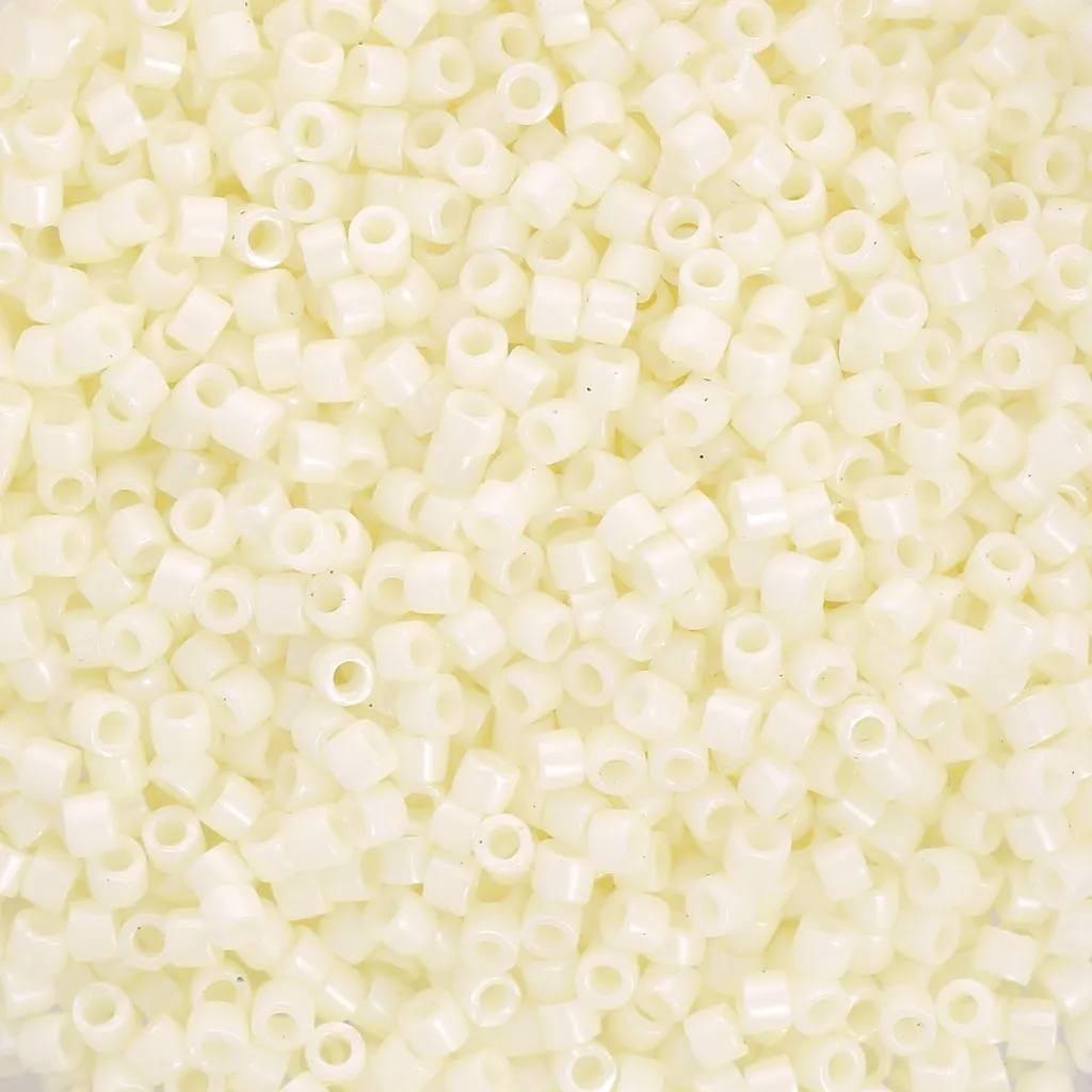 Miyuki Delica 11/0 DB2402 - Light Buttercream Ceylon x8g