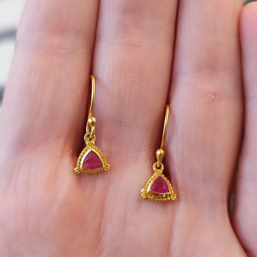 925 Silver Gold Plated Earrings with Stone - DULLAHANDA