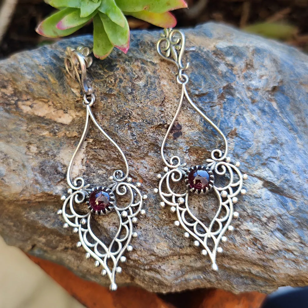 Handgefertigte OHRRINGE aus 925er Silber mit Stein – KODRA