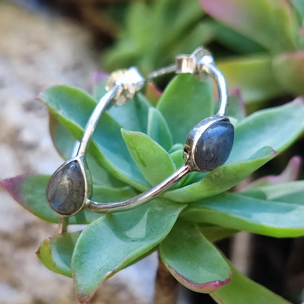 Handgefertigte Ohrringe mit 925er Silberstein - MAHASA