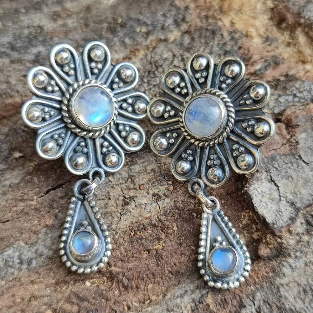 ORECCHINI JAGATVEER in argento 925 con pietra