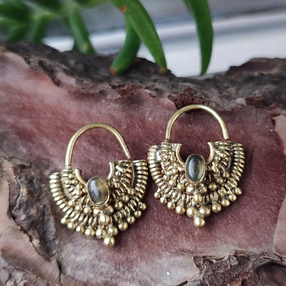 Ethnic brass earrings with stone - MANATRI
