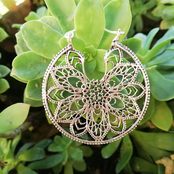 ORECCHINI etnici LAASYA in ottone senza pietra