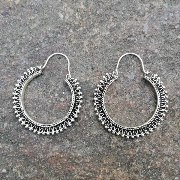 ORECCHINI etnici LARANYA in ottone a cerchio