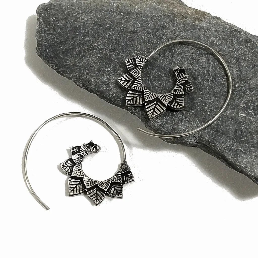 ORECCHINI ETNICI Ottone lucido Orecchini artigianale | Spirale LEAF