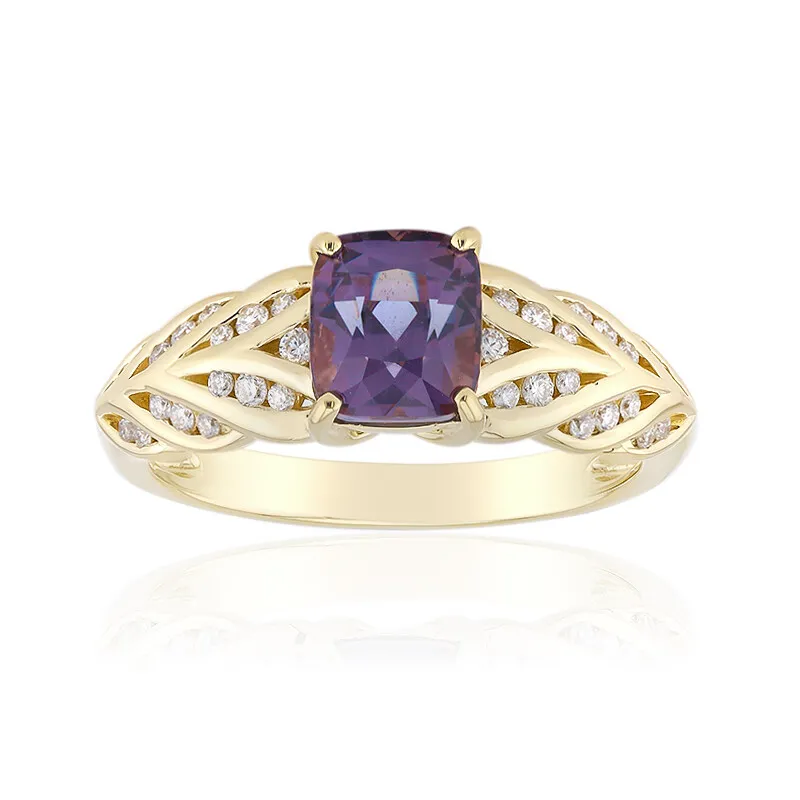 Anello in oro con Granato Cangiante del Madagascar (de Melo)