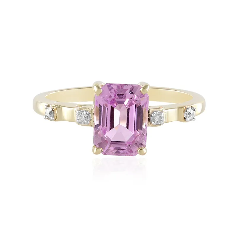 Anello in oro con Kunzite