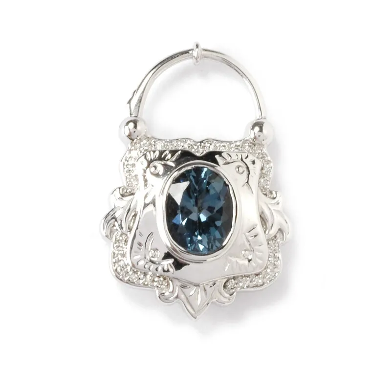 Ciondolo in oro con Topazio Blu Londra (Dallas Prince Designs)