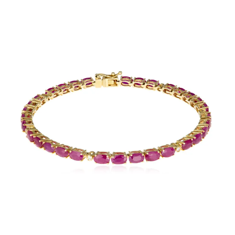 Bracciale in oro con Rubino Mozambico AAA